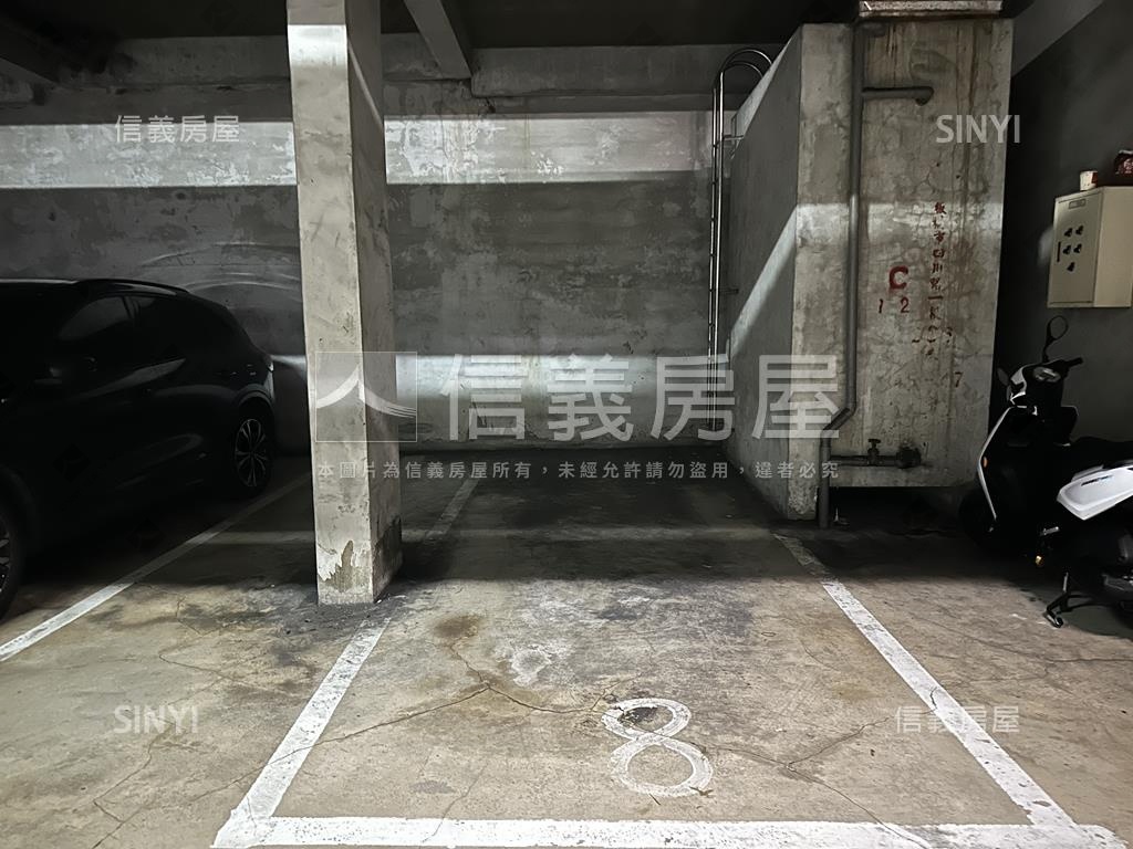 獨立產權坡道平面車位房屋室內格局與周邊環境