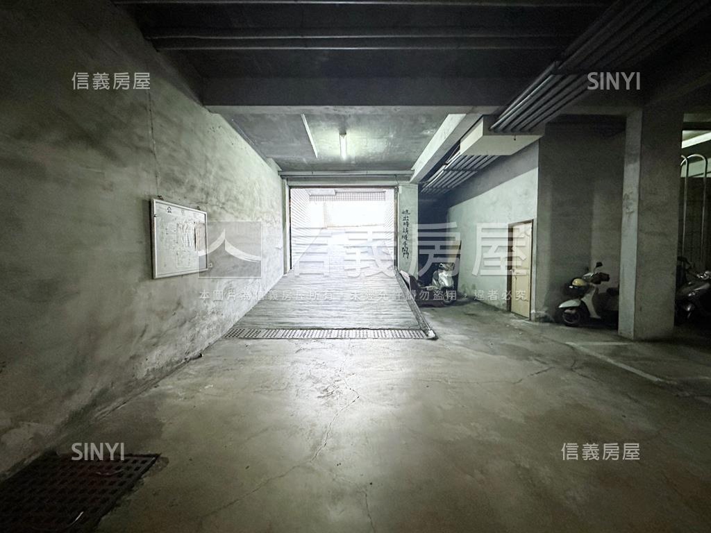 獨立產權坡道平面車位房屋室內格局與周邊環境
