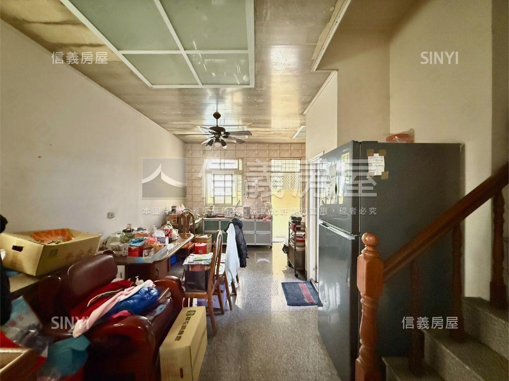 八德建國邊間美透天房屋室內格局與周邊環境