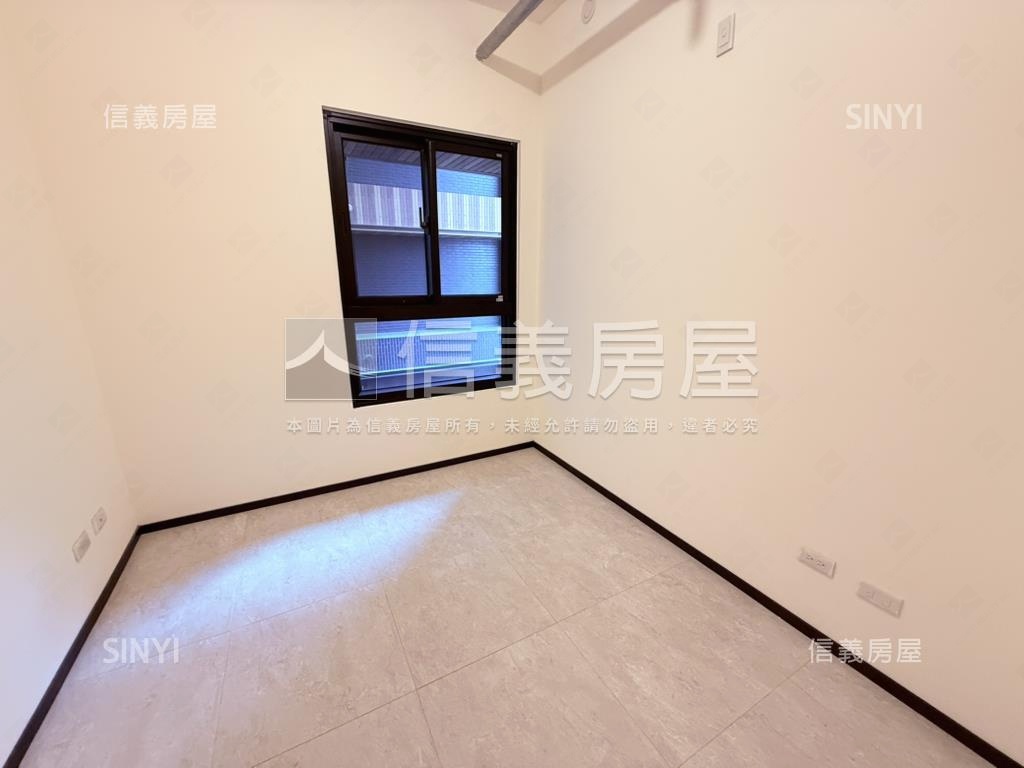 愛琴海２０樓邊間戶有車位房屋室內格局與周邊環境