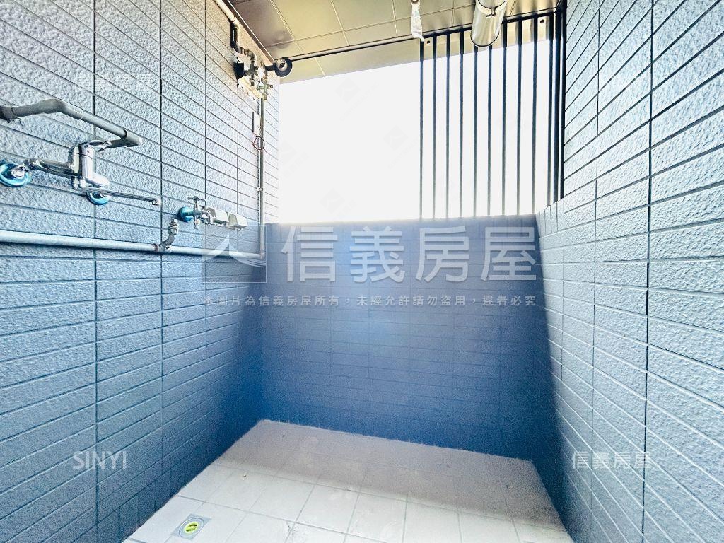 新碩兩房十三樓之一房屋室內格局與周邊環境