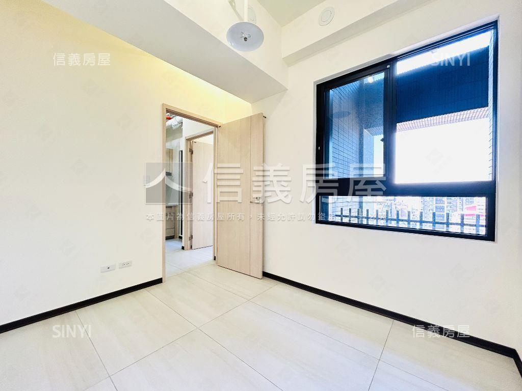 新碩兩房十三樓之一房屋室內格局與周邊環境