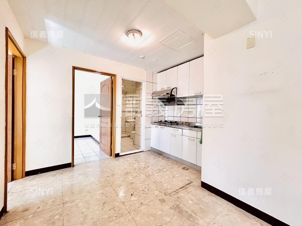 御景江山２房車位學區宅房屋室內格局與周邊環境