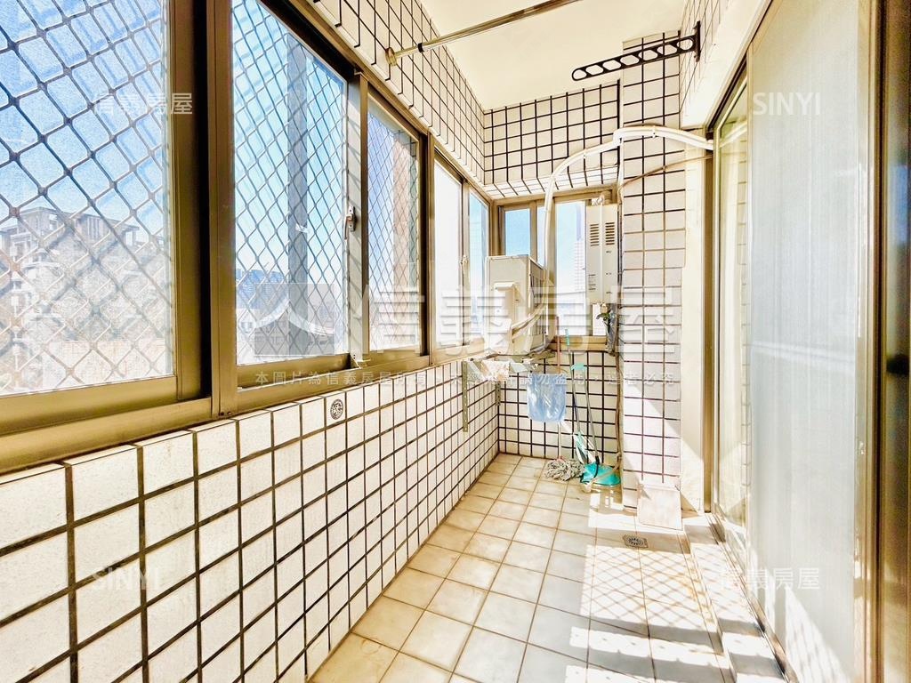 御景江山２房車位學區宅房屋室內格局與周邊環境