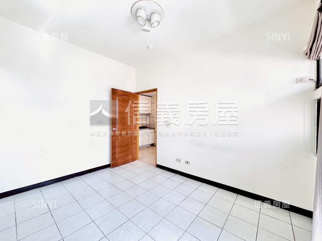 御景江山２房車位學區宅房屋室內格局與周邊環境