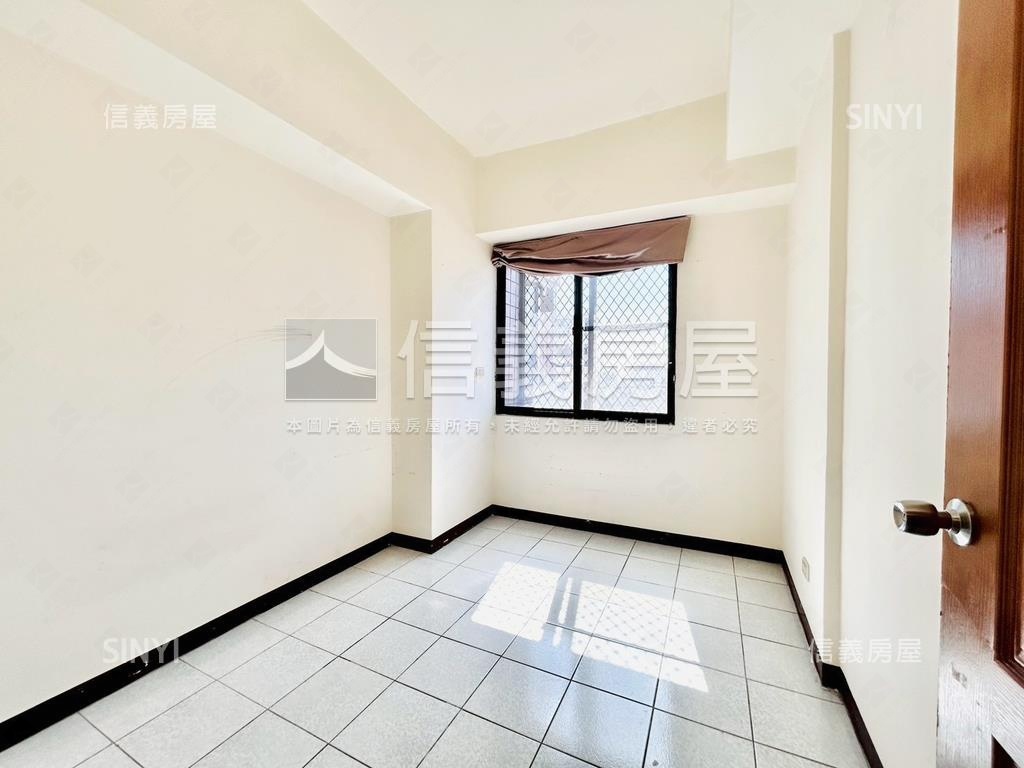 御景江山２房車位學區宅房屋室內格局與周邊環境