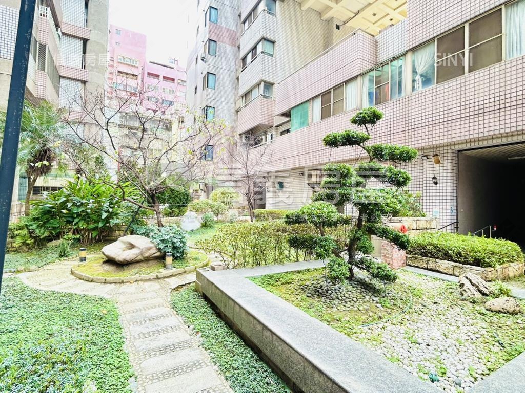 御景江山２房車位學區宅房屋室內格局與周邊環境