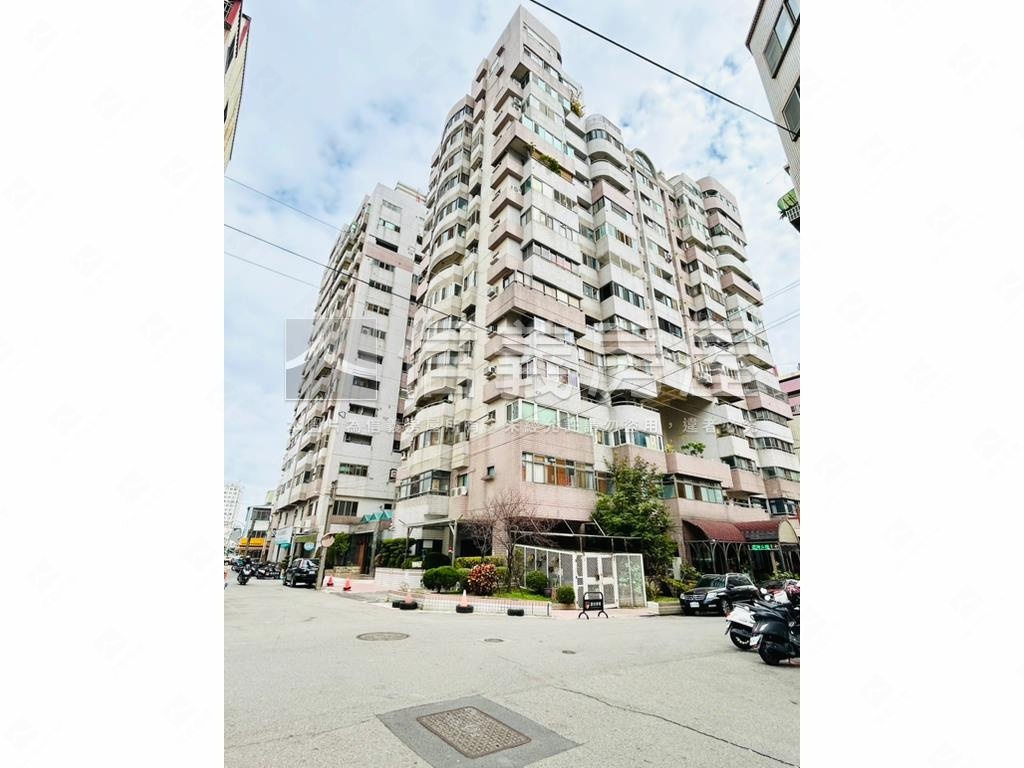 御景江山２房車位學區宅房屋室內格局與周邊環境