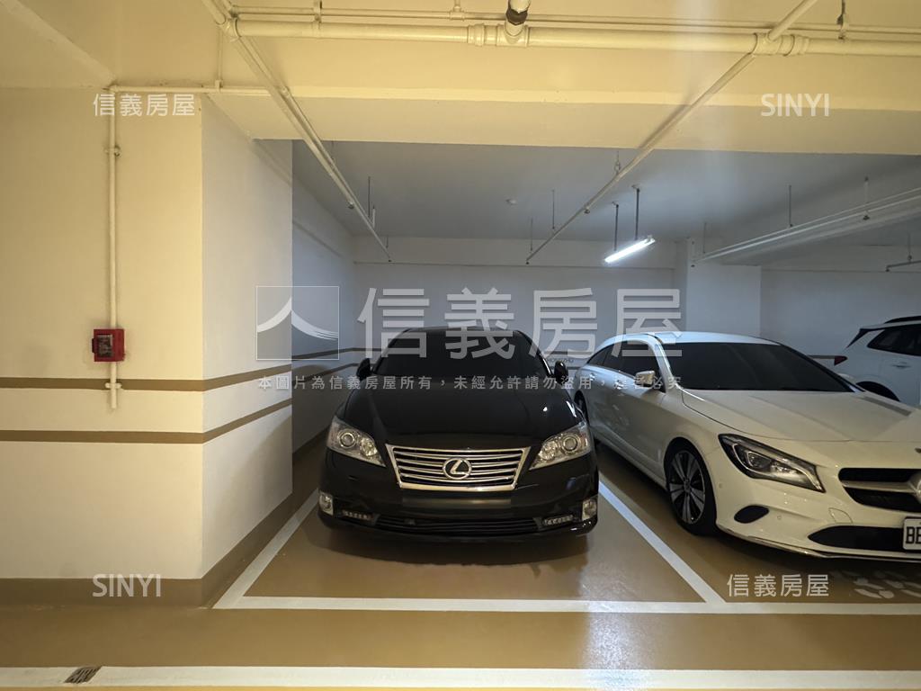 高樓閃亮捷市達房屋室內格局與周邊環境