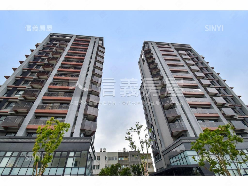 竹北高鐵群新墨客雙車位房屋室內格局與周邊環境