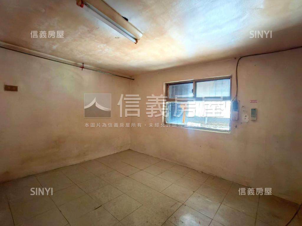 瑞隆商圈面寬店住公寓一樓房屋室內格局與周邊環境