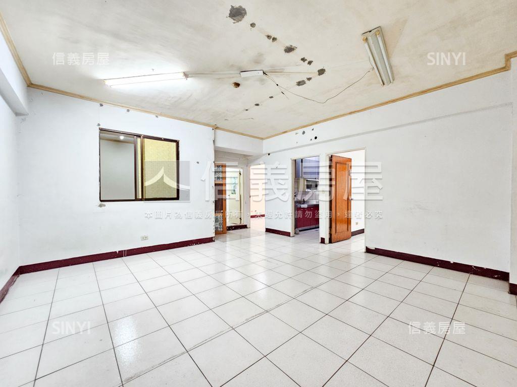 南勢高ｃｐ值三房平面車位房屋室內格局與周邊環境