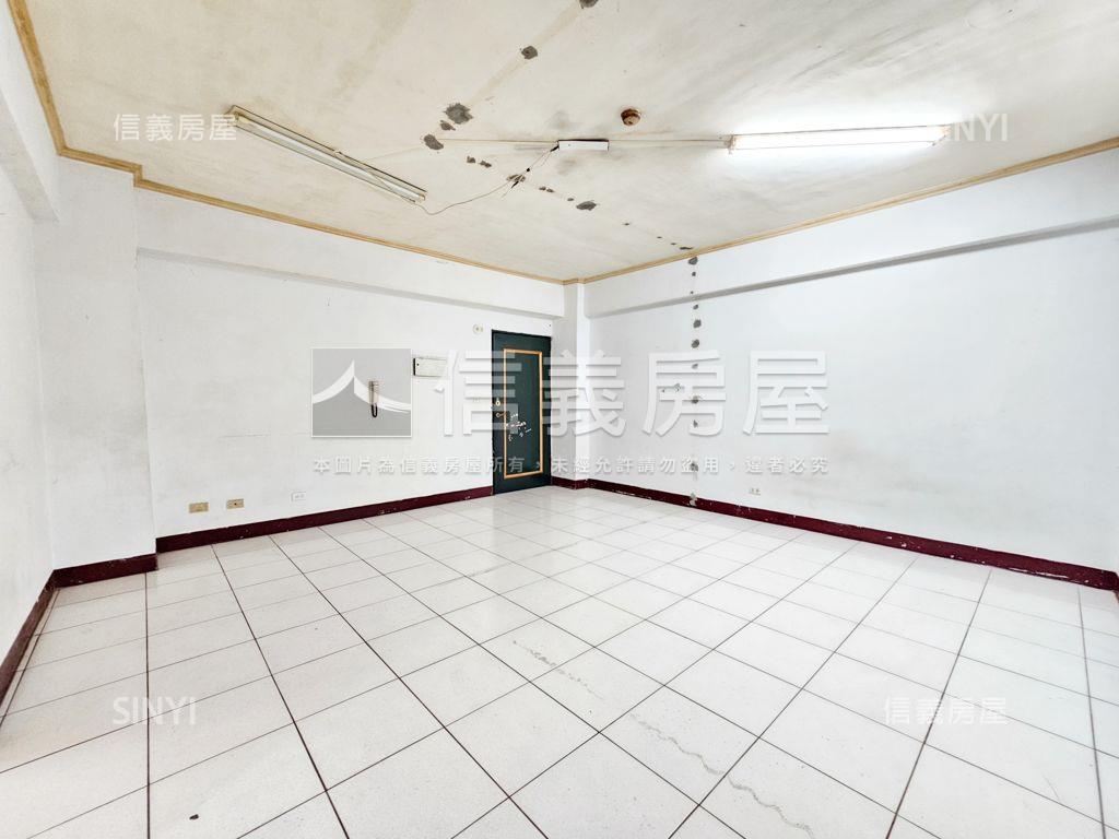 南勢高ｃｐ值三房平面車位房屋室內格局與周邊環境