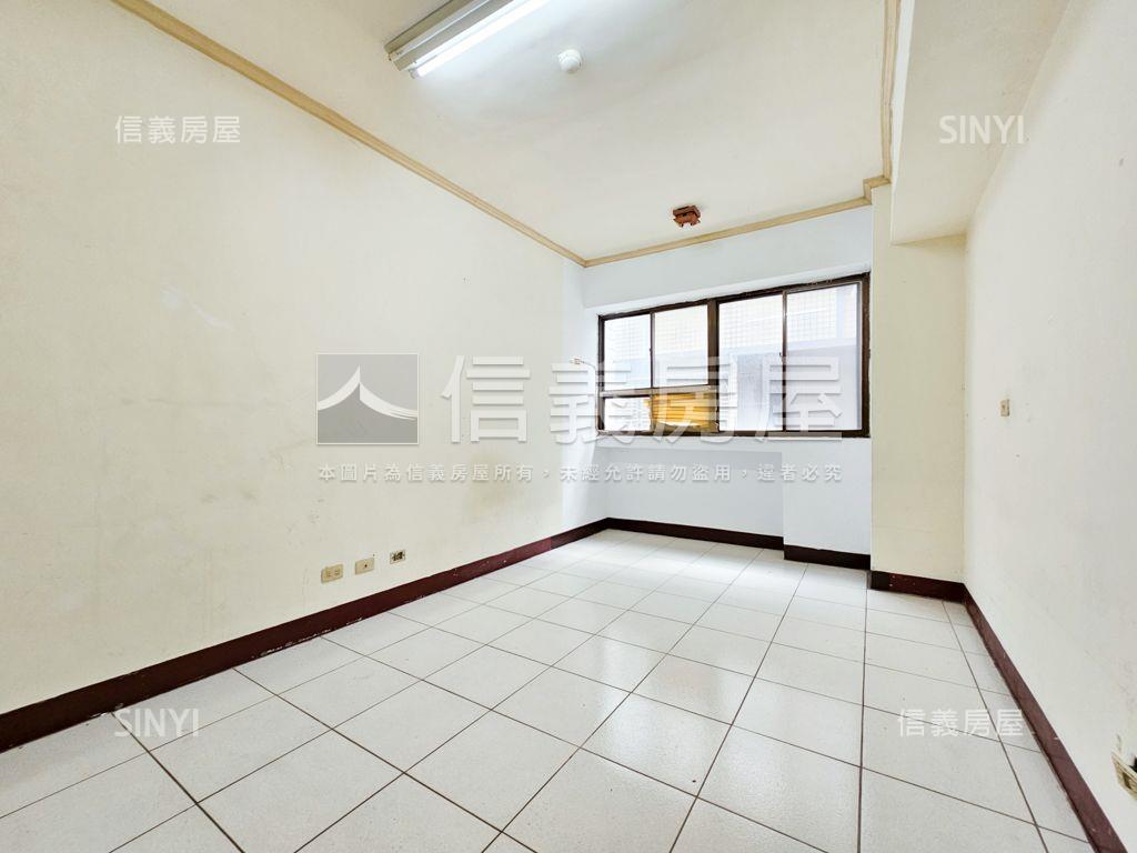 南勢高ｃｐ值三房平面車位房屋室內格局與周邊環境