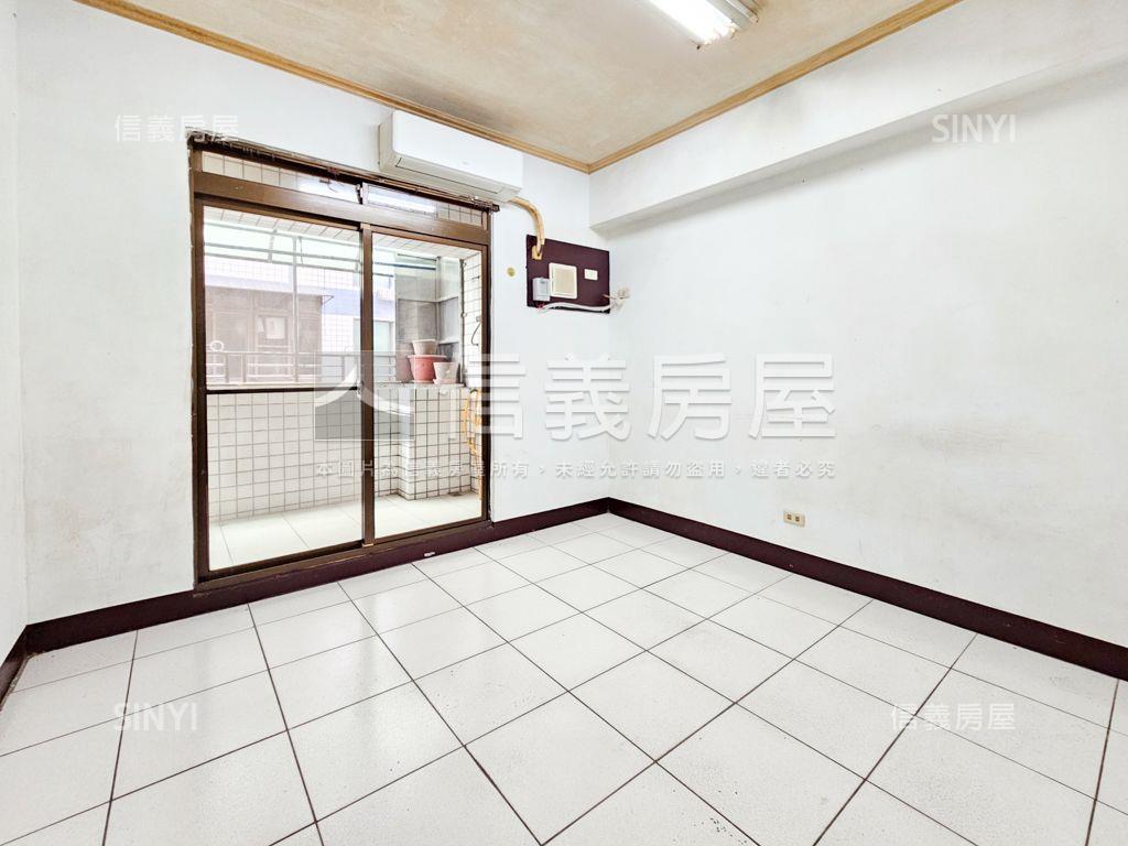 南勢高ｃｐ值三房平面車位房屋室內格局與周邊環境