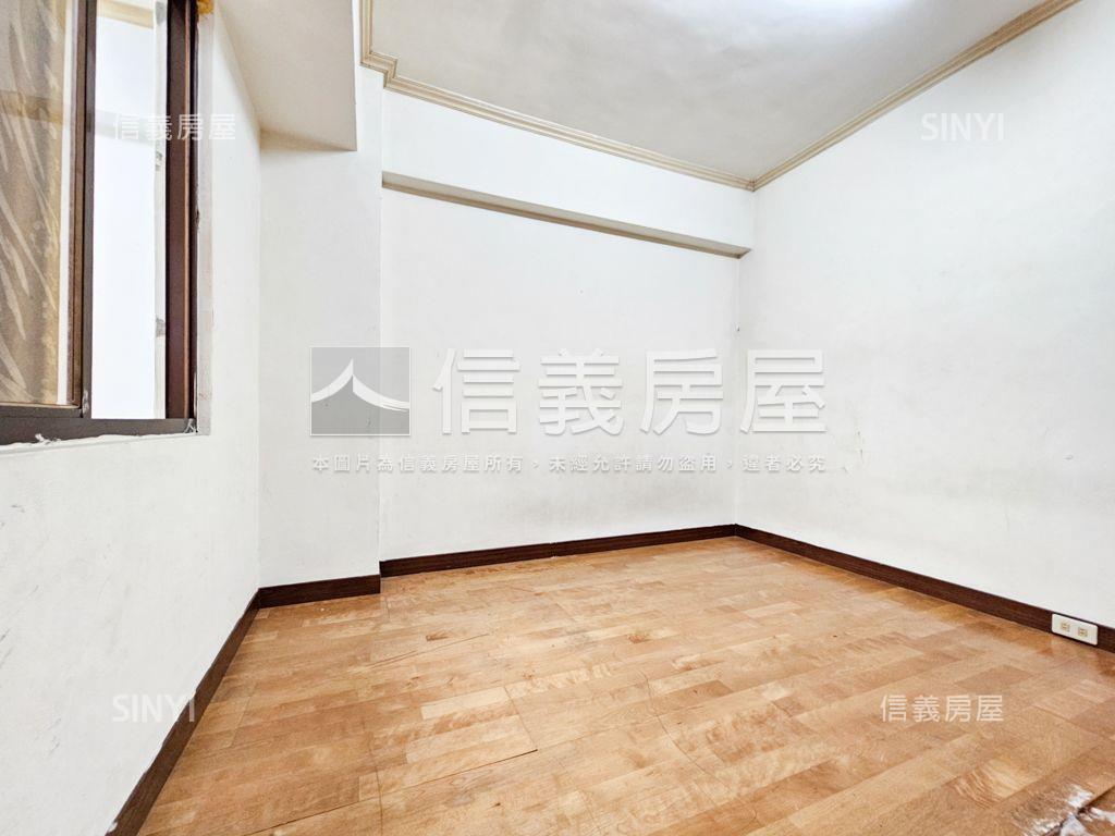 南勢高ｃｐ值三房平面車位房屋室內格局與周邊環境