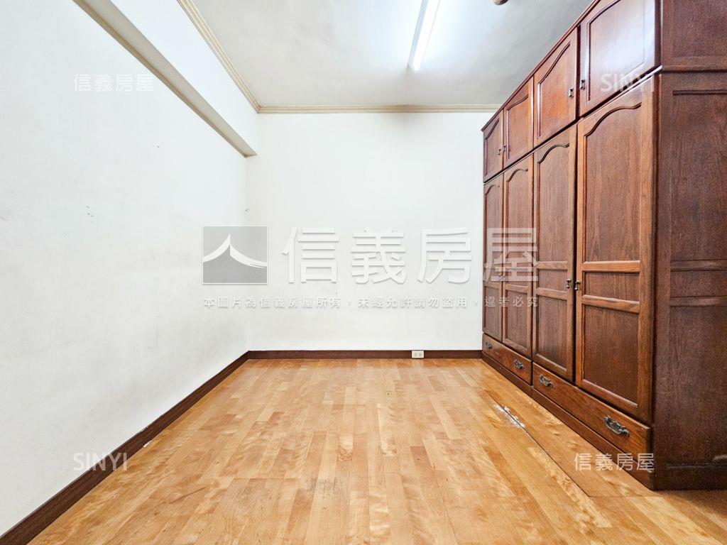 南勢高ｃｐ值三房平面車位房屋室內格局與周邊環境