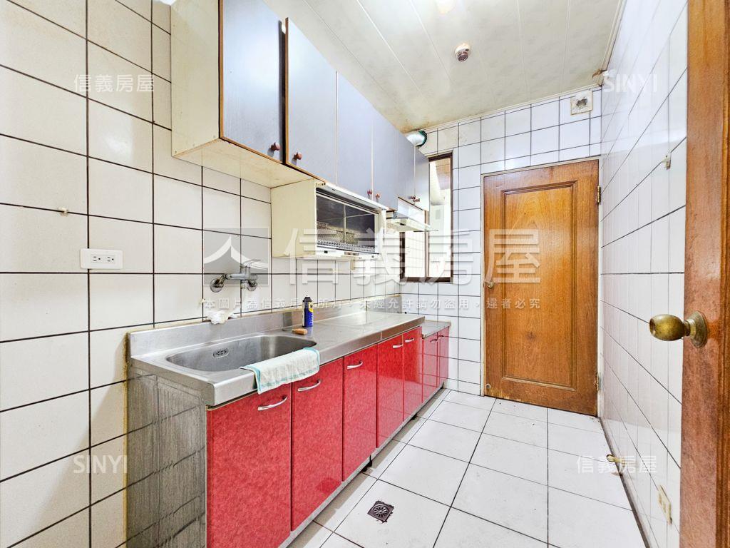 南勢高ｃｐ值三房平面車位房屋室內格局與周邊環境