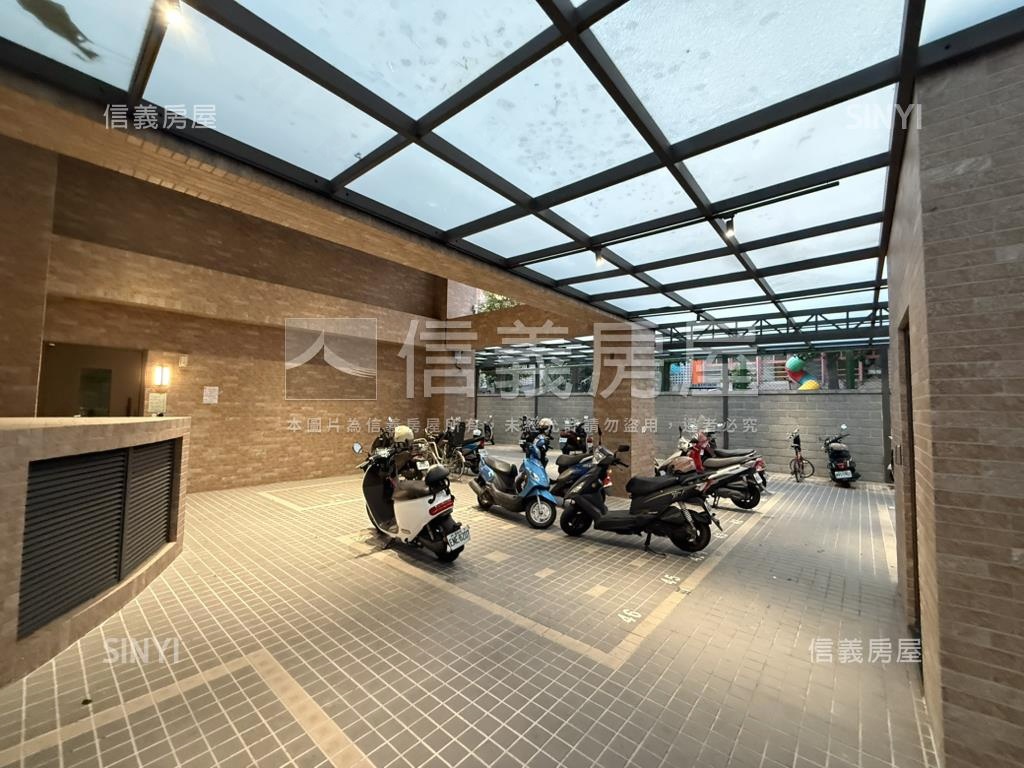 達莉朵茉２房２衛雙平車房屋室內格局與周邊環境