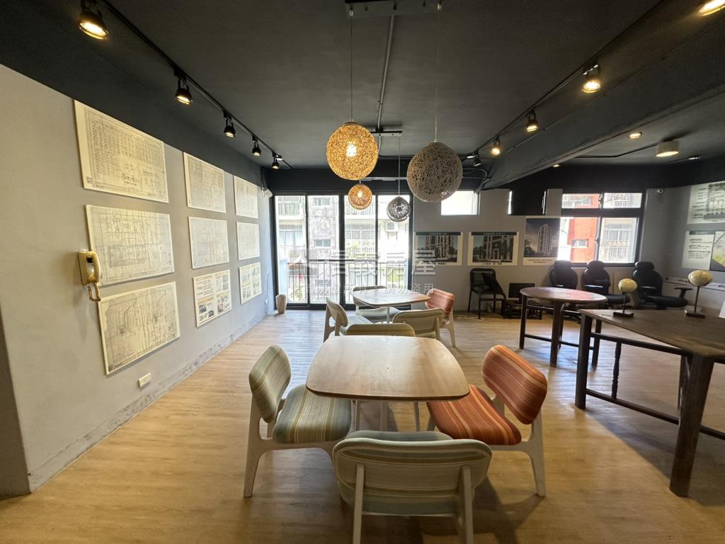新店中央路漂亮靜巷３樓房屋室內格局與周邊環境