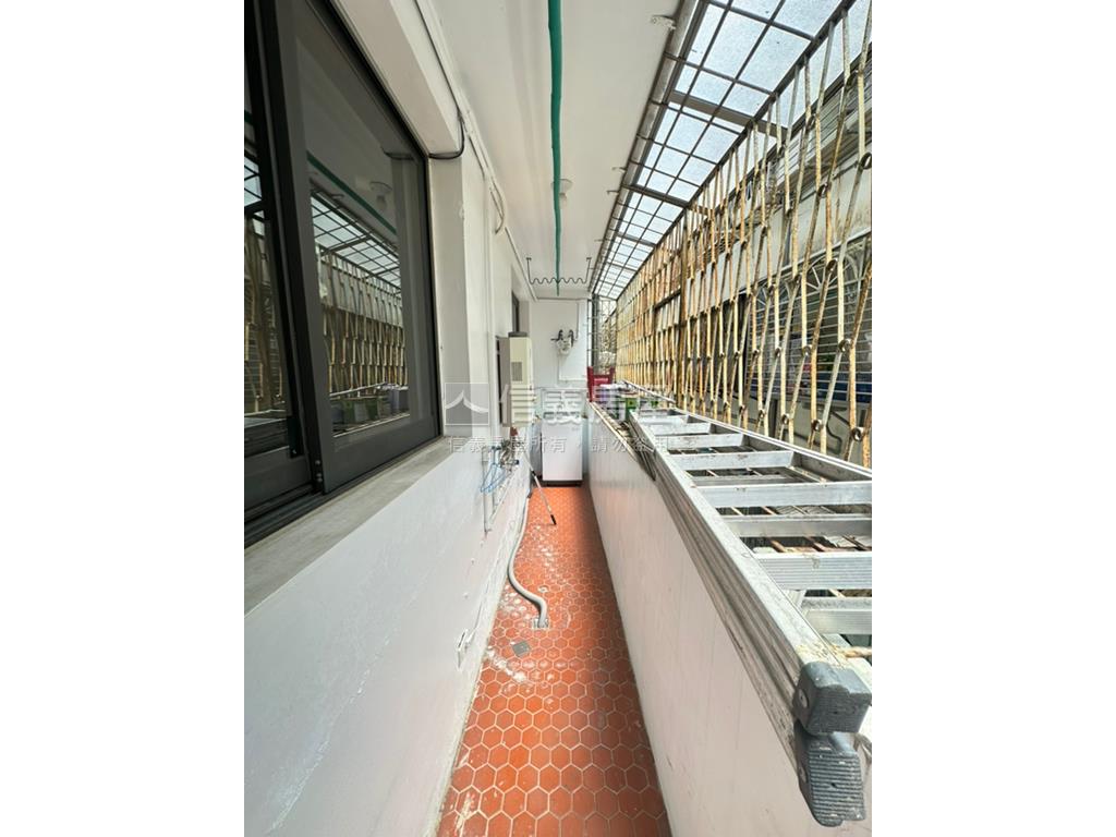 新店中央路漂亮靜巷３樓房屋室內格局與周邊環境