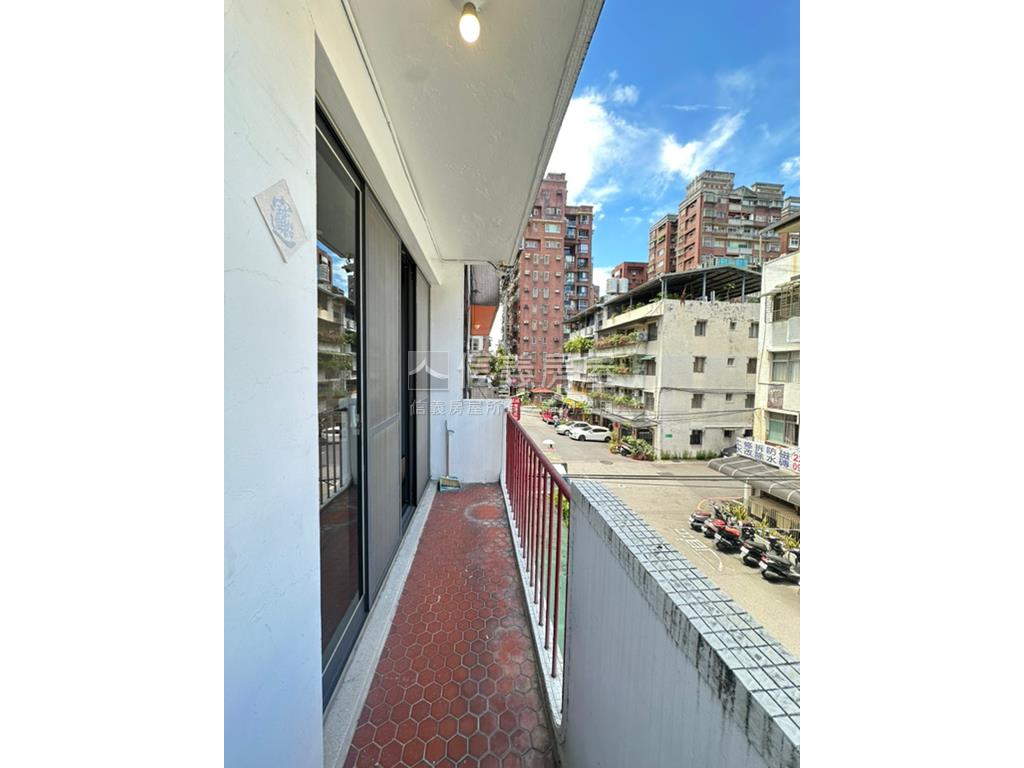 新店中央路漂亮靜巷３樓房屋室內格局與周邊環境