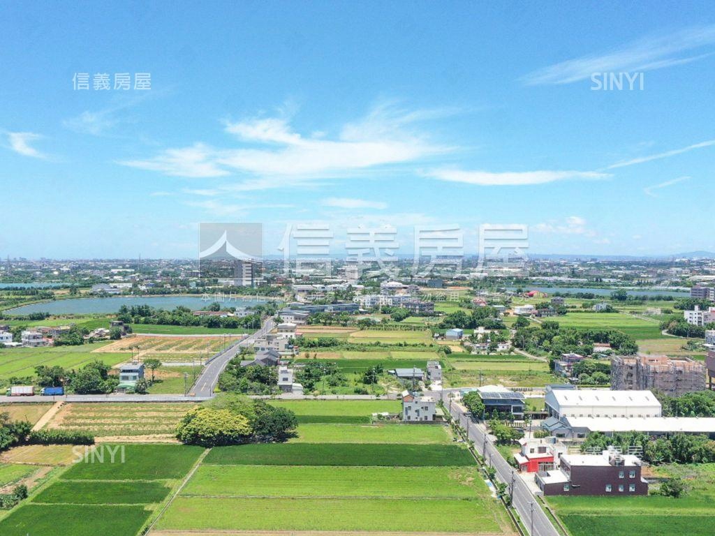 新屋。雙面臨路。千坪農地房屋室內格局與周邊環境