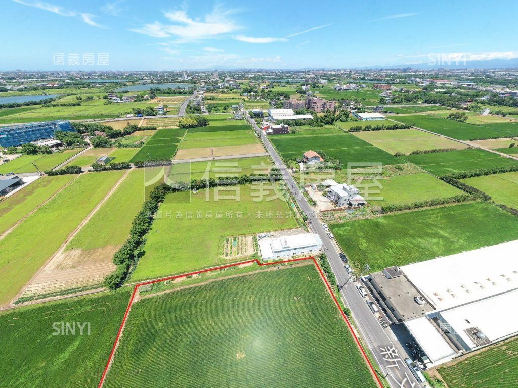新屋。雙面臨路。千坪農地房屋室內格局與周邊環境
