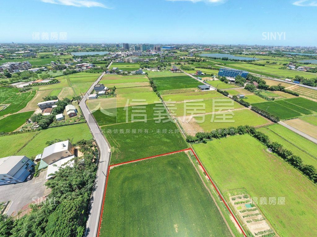 新屋。雙面臨路。千坪農地房屋室內格局與周邊環境