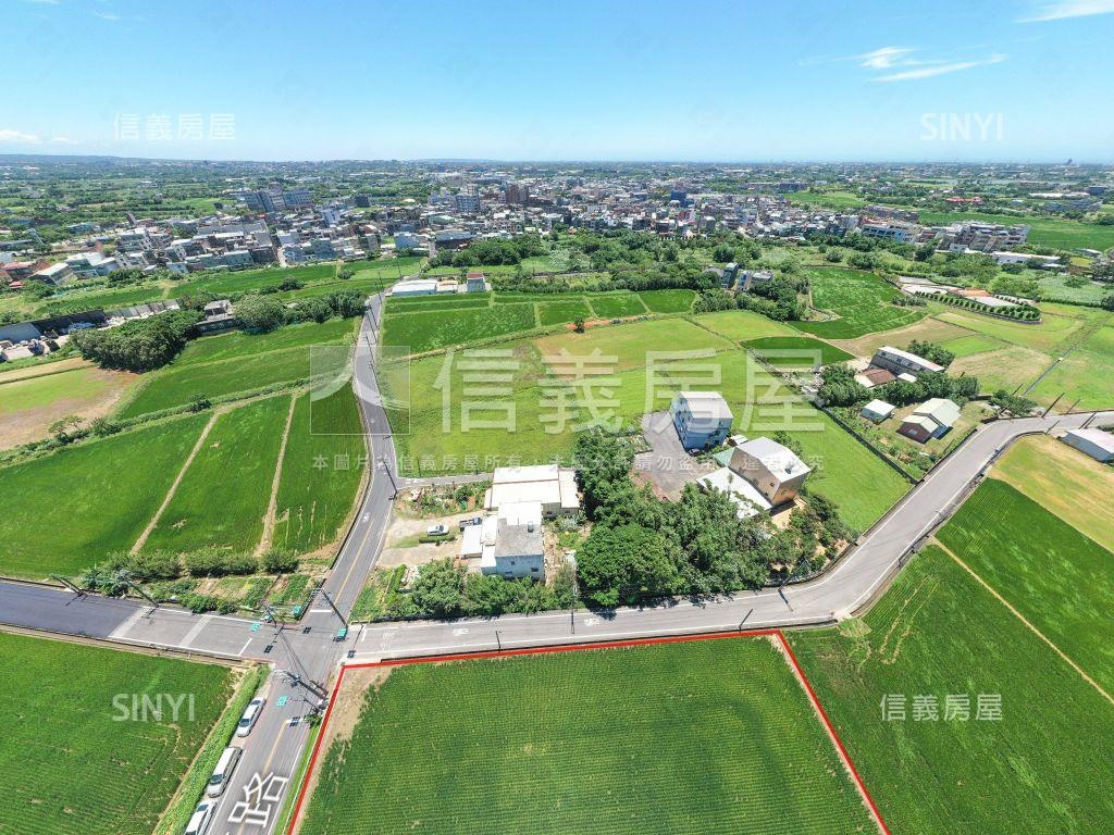 新屋。雙面臨路。千坪農地房屋室內格局與周邊環境