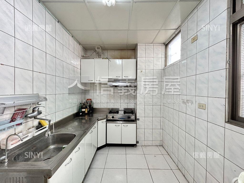 麗富金城三房房屋室內格局與周邊環境