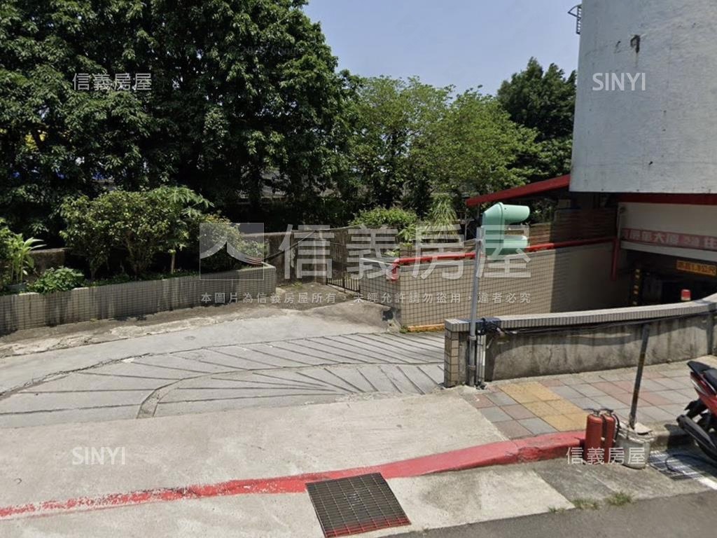 美麗華稀有雙坡平車位房屋室內格局與周邊環境