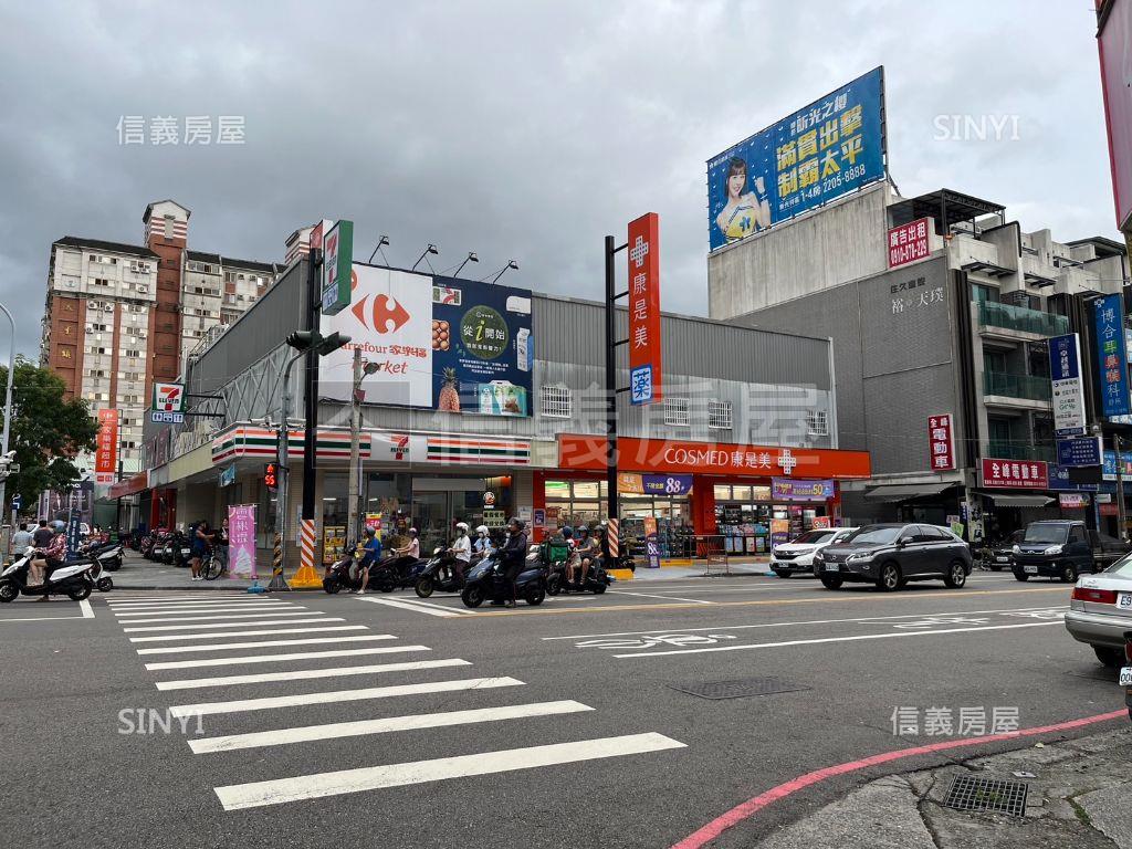 太子鎮。約七米五面寬樓店房屋室內格局與周邊環境