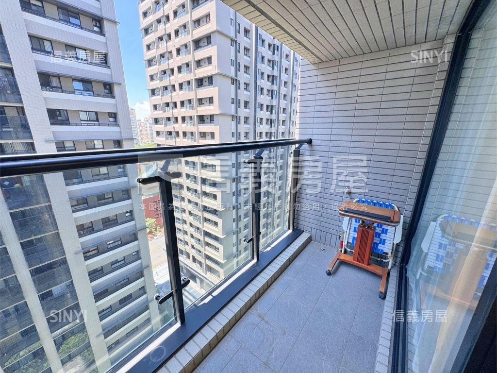 雲世紀Ａ區精裝二房平車房屋室內格局與周邊環境