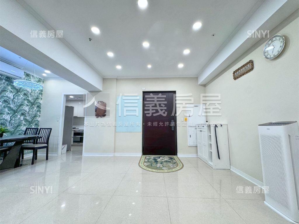 雲世紀Ａ區精裝二房平車房屋室內格局與周邊環境