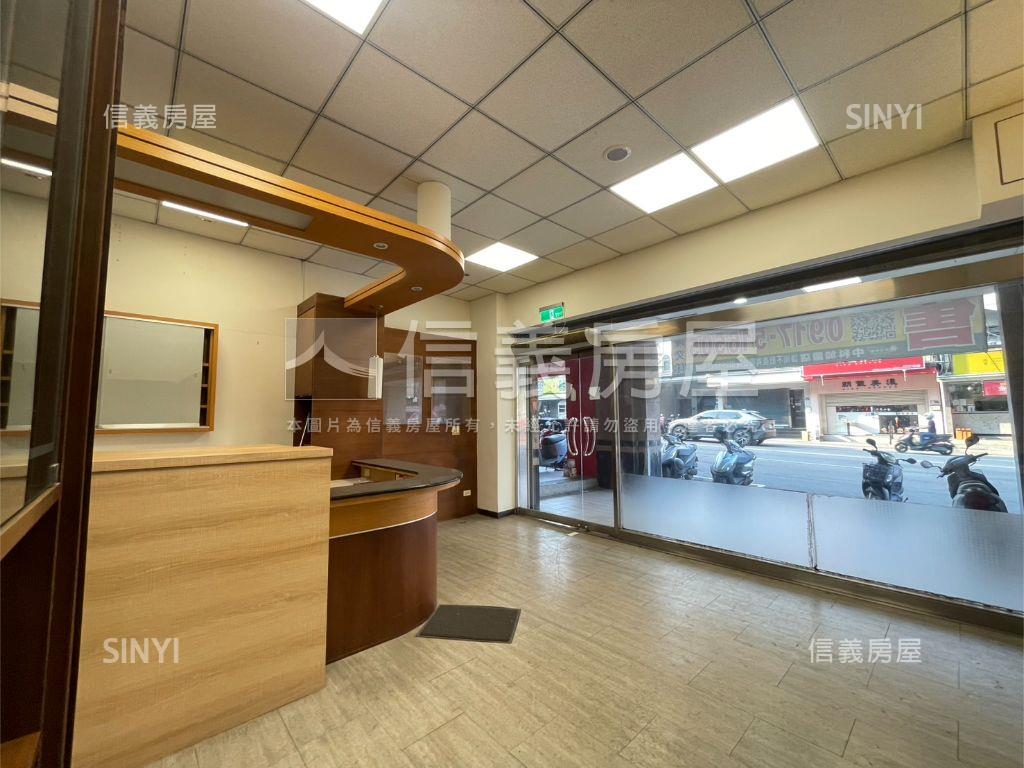 西屯路三段顯眼店面房屋室內格局與周邊環境