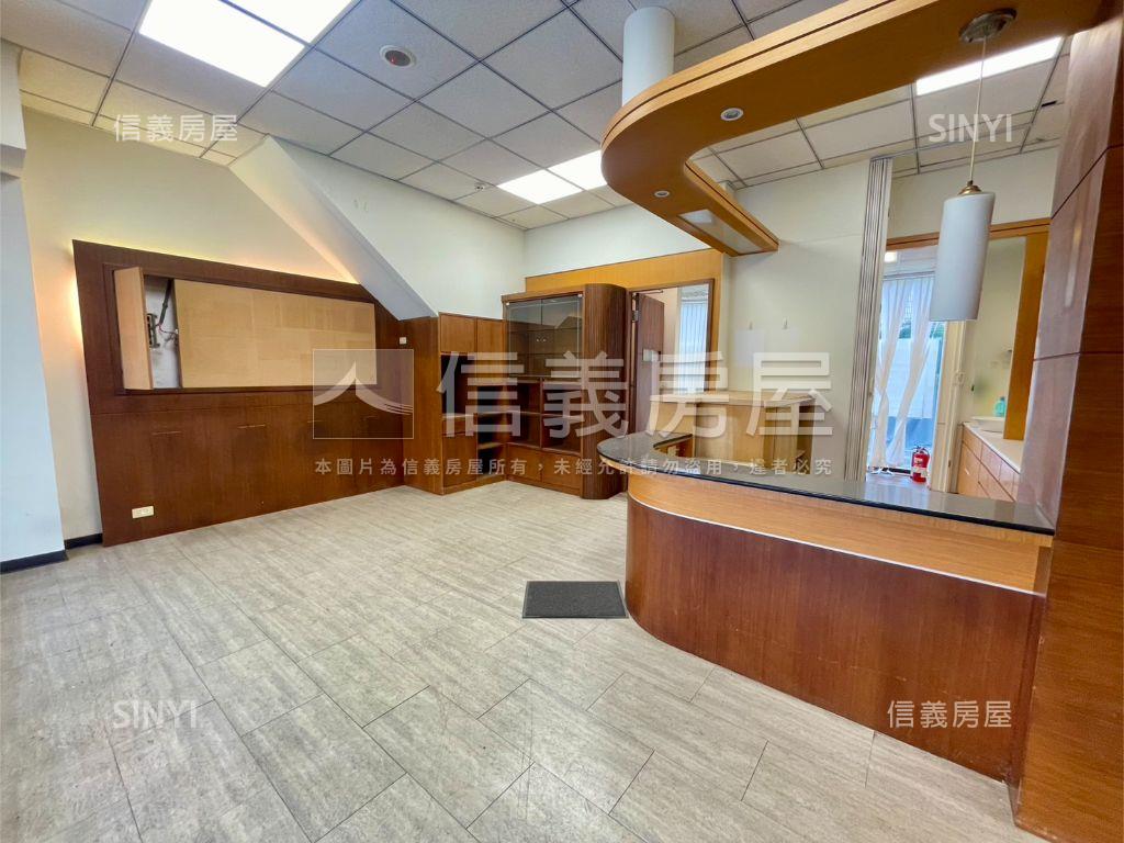 西屯路三段顯眼店面房屋室內格局與周邊環境