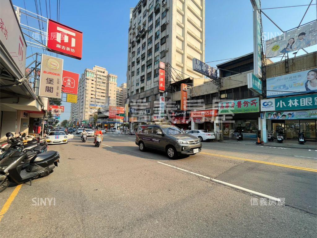 西屯路三段顯眼店面房屋室內格局與周邊環境