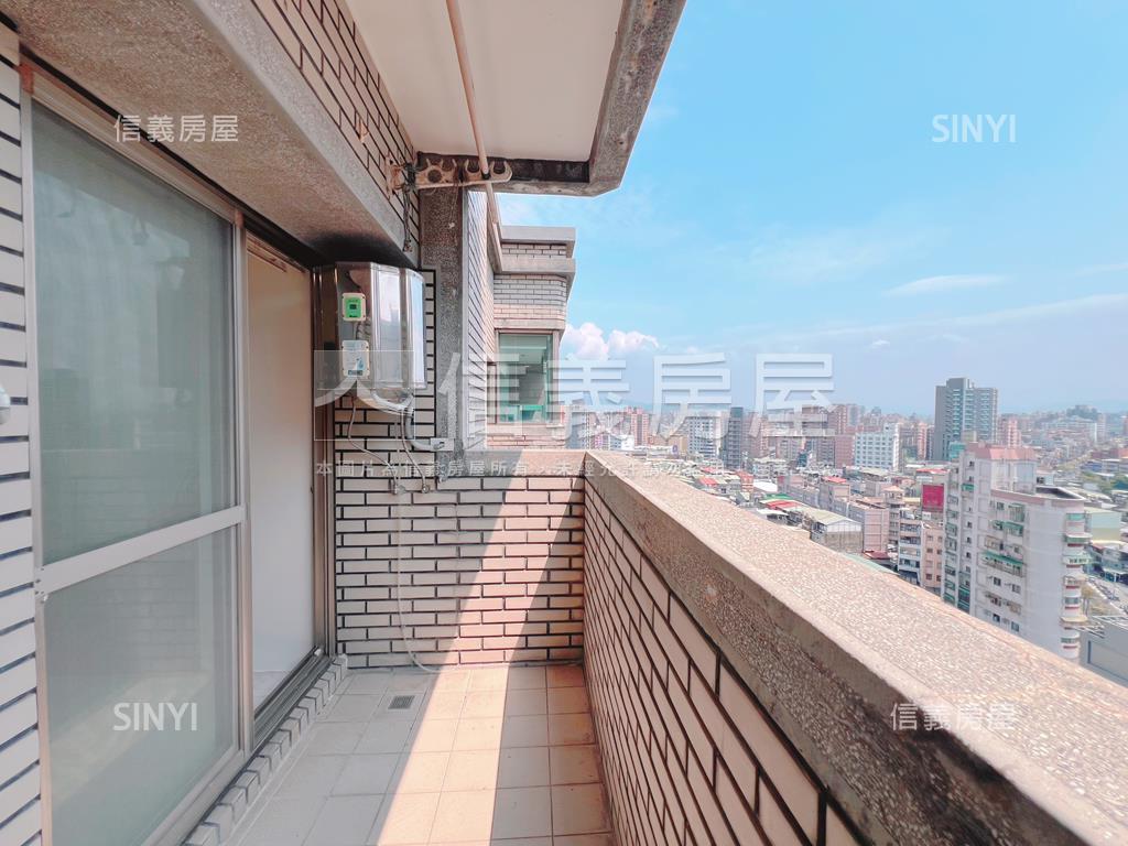 登峰●帝王低總景觀陽台戶房屋室內格局與周邊環境