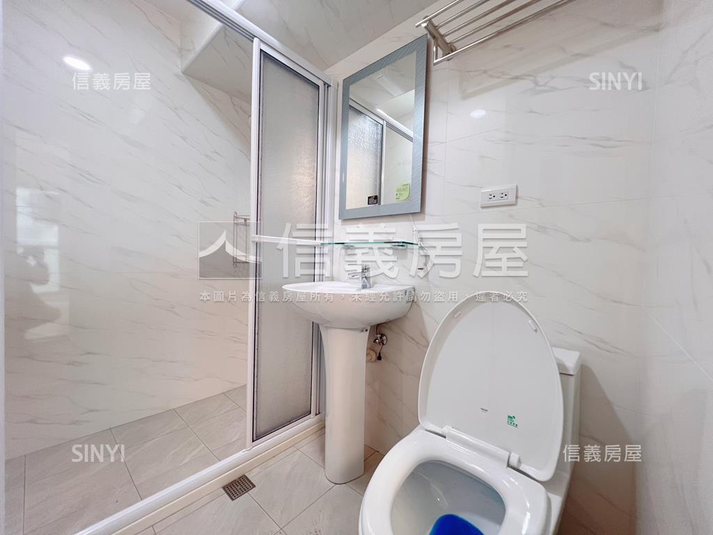 登峰●帝王低總景觀陽台戶房屋室內格局與周邊環境