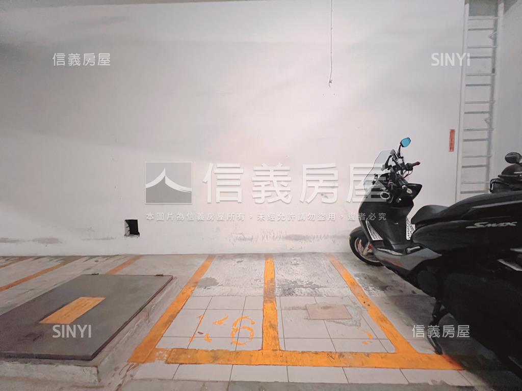 登峰●帝王低總景觀陽台戶房屋室內格局與周邊環境