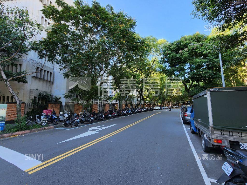 專任～萬隆捷運旁方正三房房屋室內格局與周邊環境