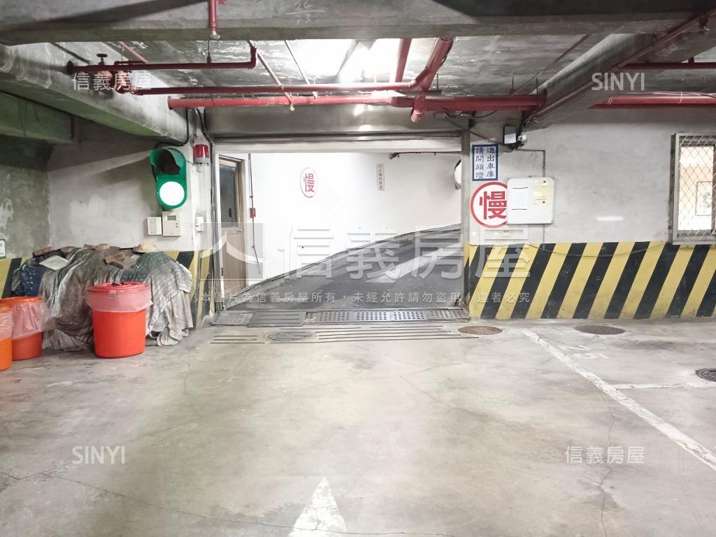 近文德捷運站坡道平面車位房屋室內格局與周邊環境