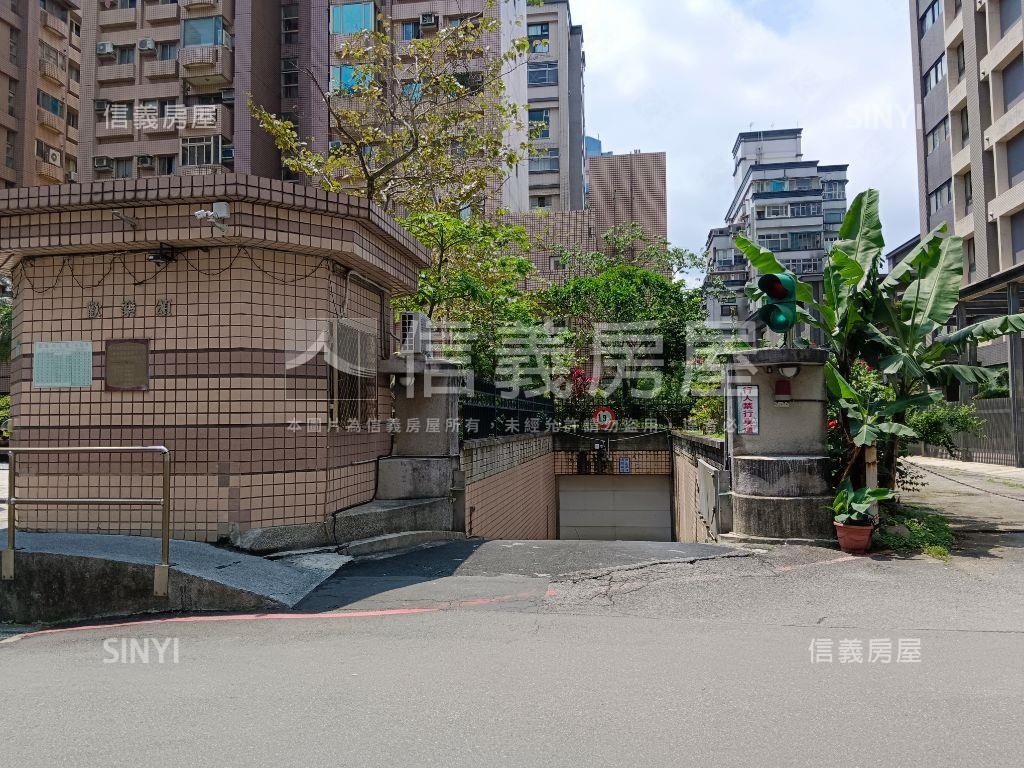 近文德捷運站坡道平面車位房屋室內格局與周邊環境