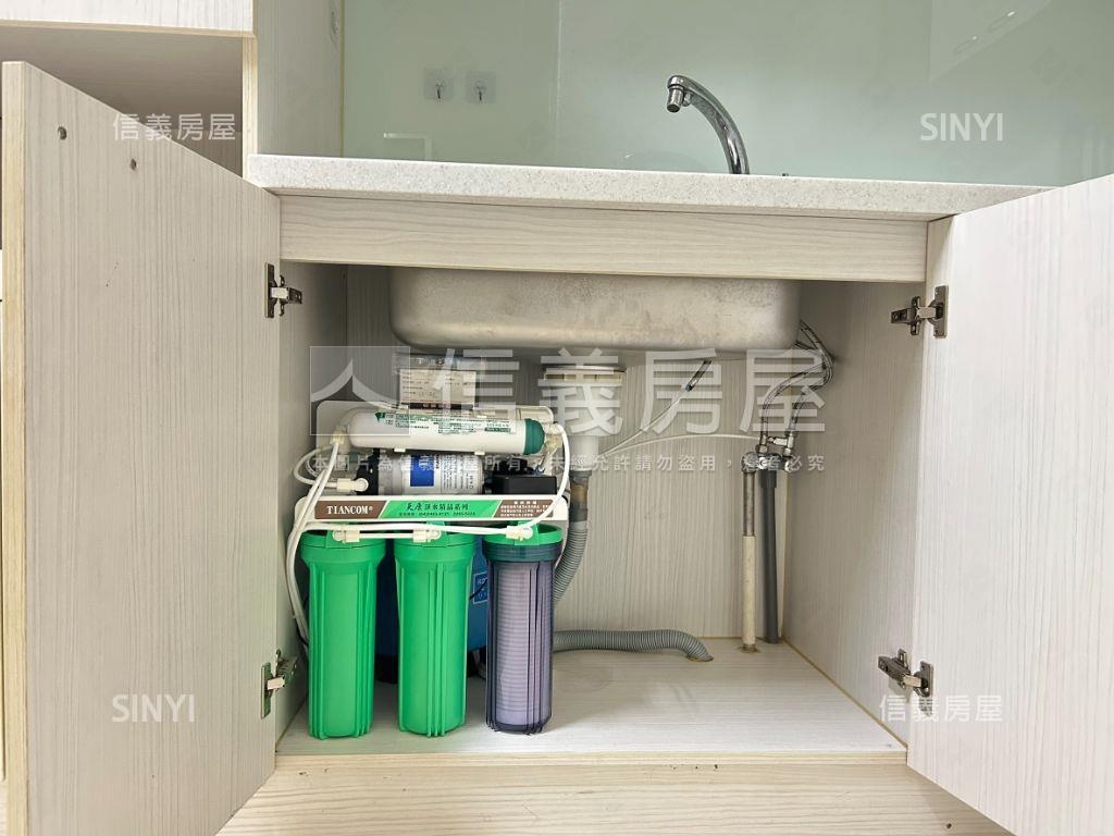 美術館文青透天有露臺房屋室內格局與周邊環境