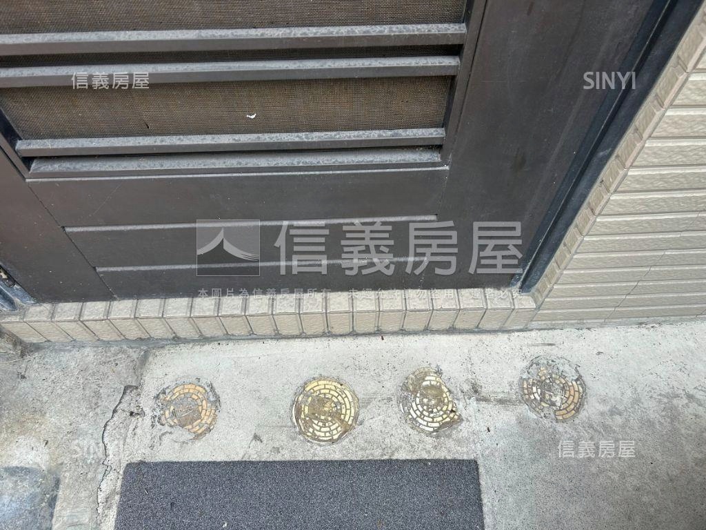 美術館文青透天有露臺房屋室內格局與周邊環境