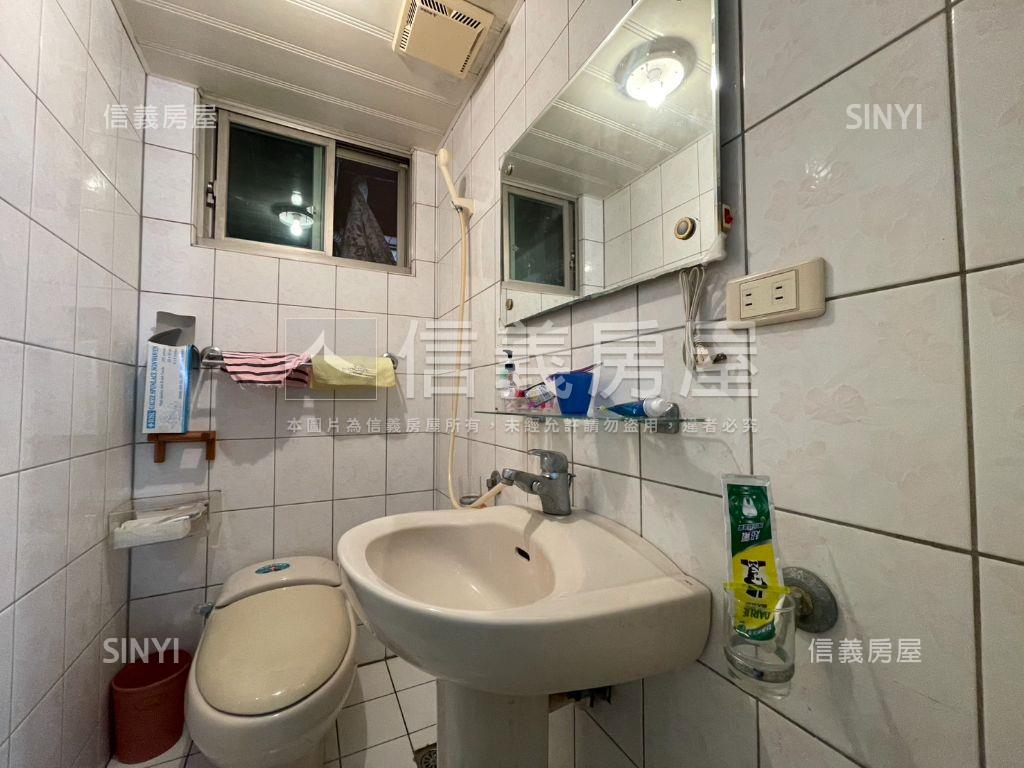 景安捷運｜電梯３房美華廈房屋室內格局與周邊環境