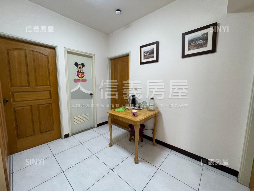 景安捷運｜電梯３房美華廈房屋室內格局與周邊環境