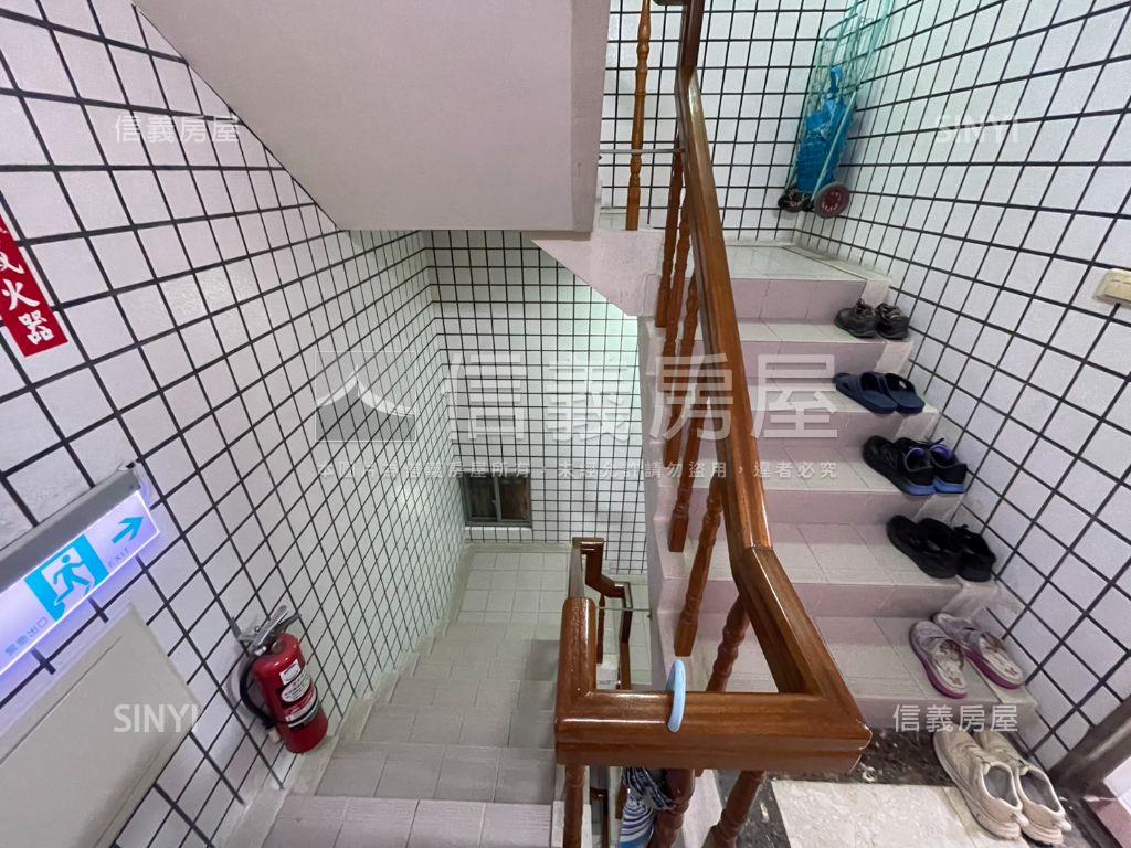 景安捷運｜電梯３房美華廈房屋室內格局與周邊環境