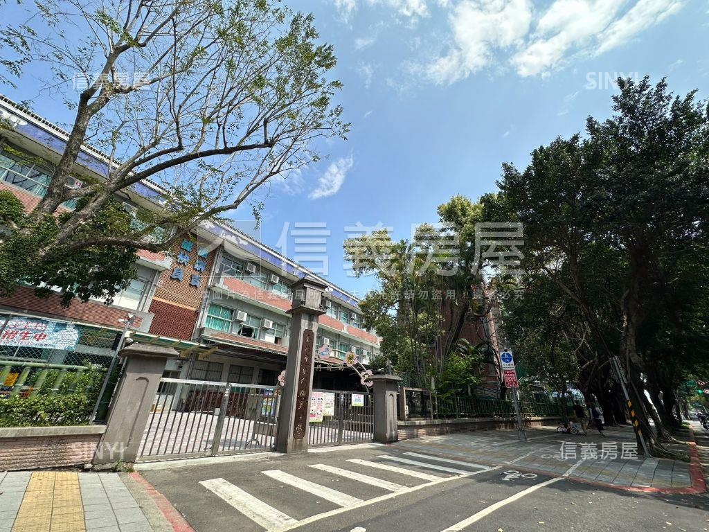 大仁愛路面寬金店面房屋室內格局與周邊環境